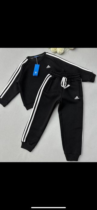 Дитячі костюми для хлопчиків і дівчаток