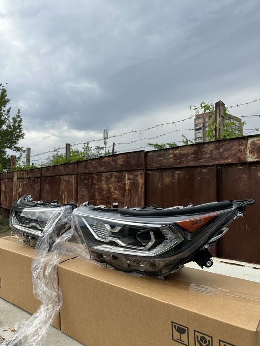 Фари, фара права, фара лів toyota rav4 hybrid 2021 2022 2023 2024 2025