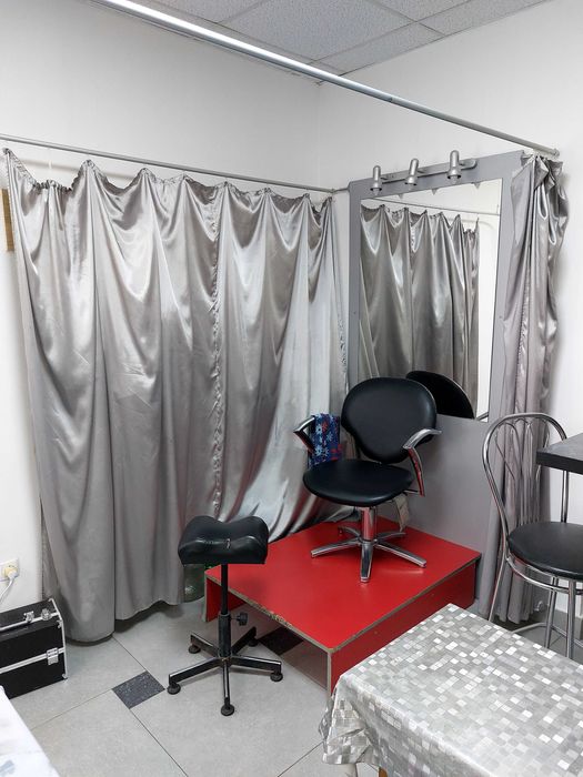 Продається обладнання для перукарні