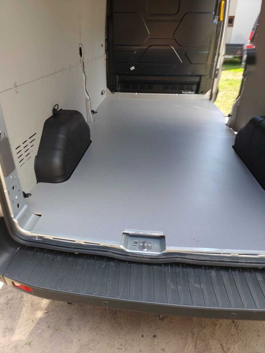 Wynajem busa dostawczego Warszawa – Ford Transit L3H2 AUTOMAT 2025 - HAK!