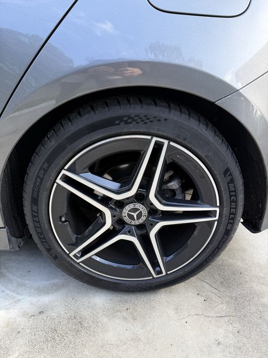 Mercedes-Benz A180d 7G-DCT AMG Line
