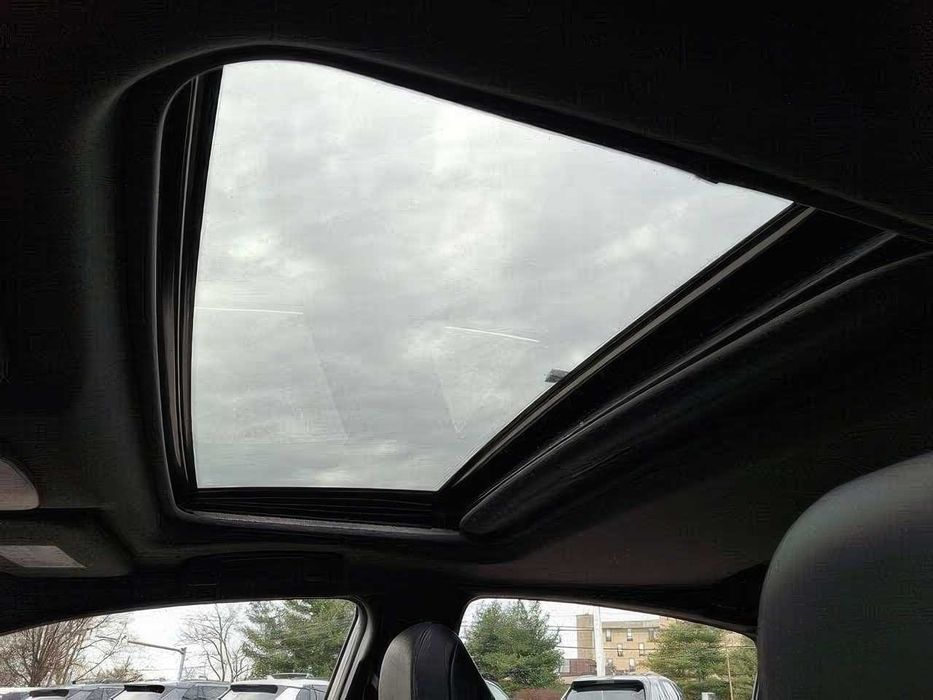 Toyota Avalon Hybrid XLE      2021