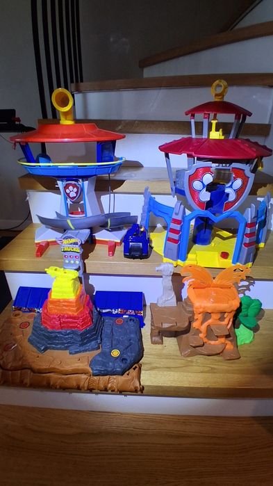 Wieże Psi Patrol i wyrzutnie Hotwheels