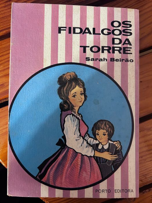 Vários livros antigos