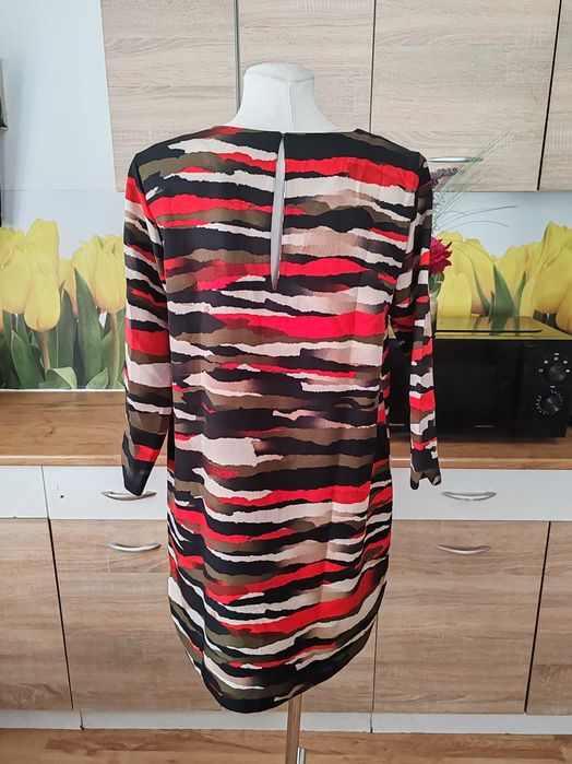 Śliczna koktajlowa mini sukienka H&M rozmiar 44 poliester/elastan