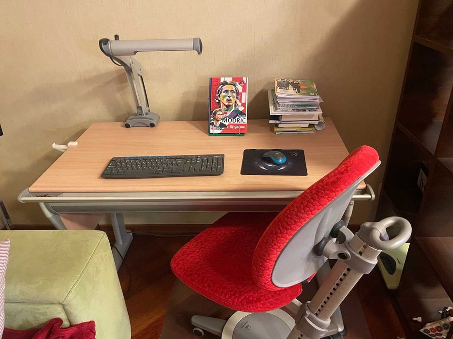 парта Moll в комплекті лампа стілець тумба