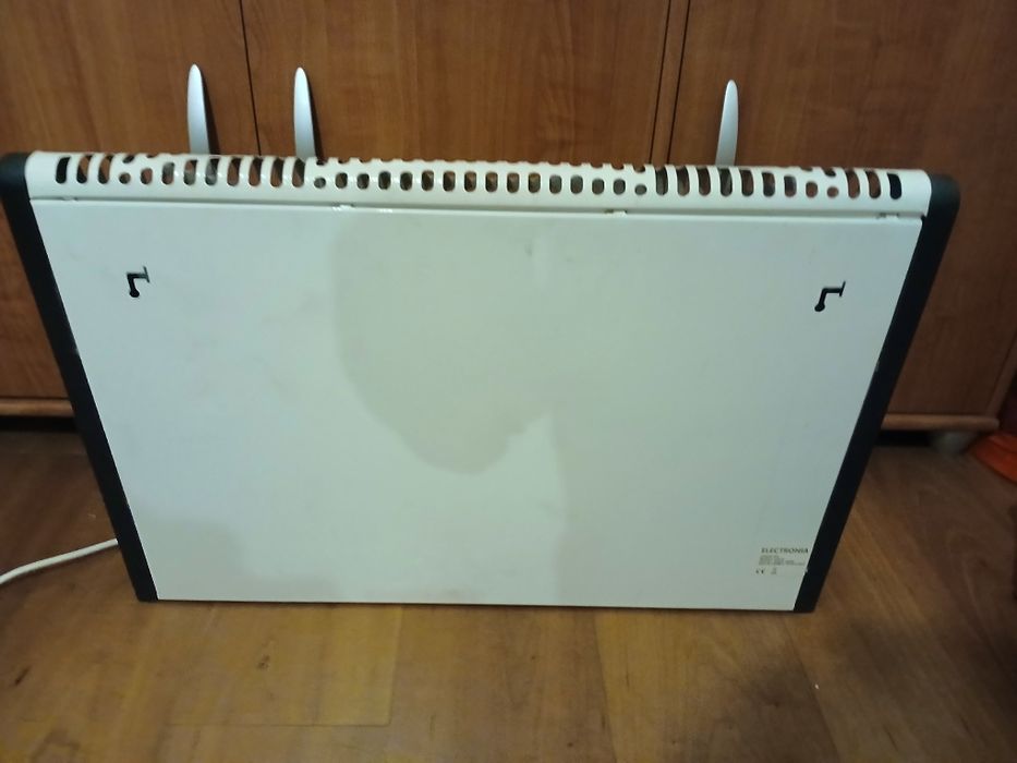 Convector de parede avariado