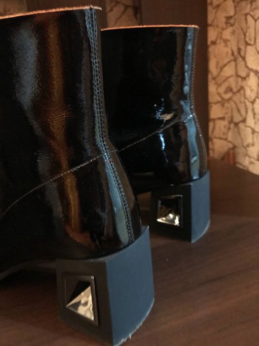 Продам ботинки Anna Lucci