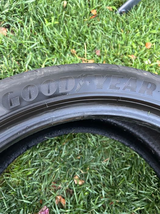 Excellent Condition 1 year used - GoodYear Tubeless Tires (275/35R19)
