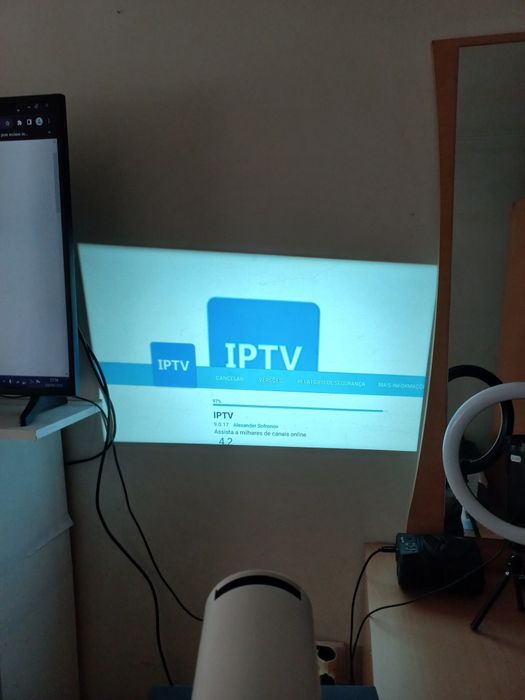 Novo Smart Projetor ultra 4k tem wifi e bluetooth - comando youtube