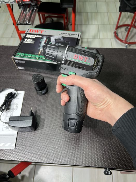 Бесщеточный аккумуляторный шуруповерт DWT ABSP-12 DN-2 - 35 Нм