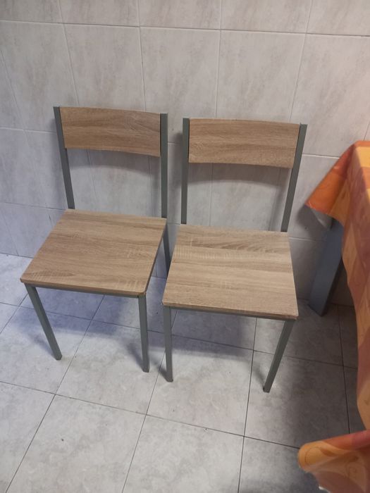 Mesa de cozinha e 4 cadeiras