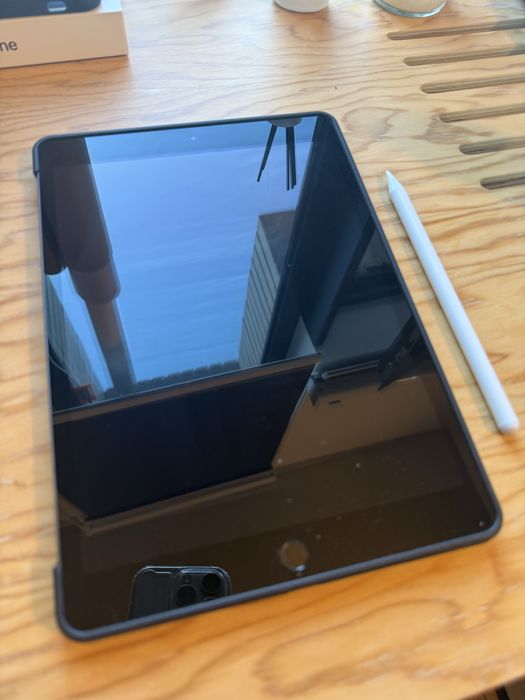 iPad 8gen com caneta e capa