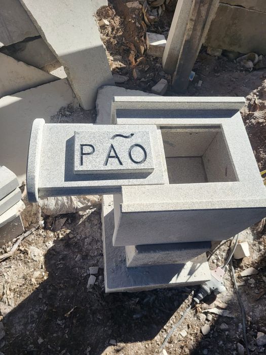 Caixa para pão em granito