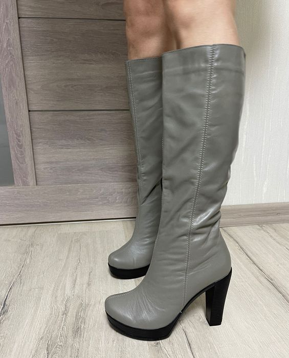 Сапожки на каблуку