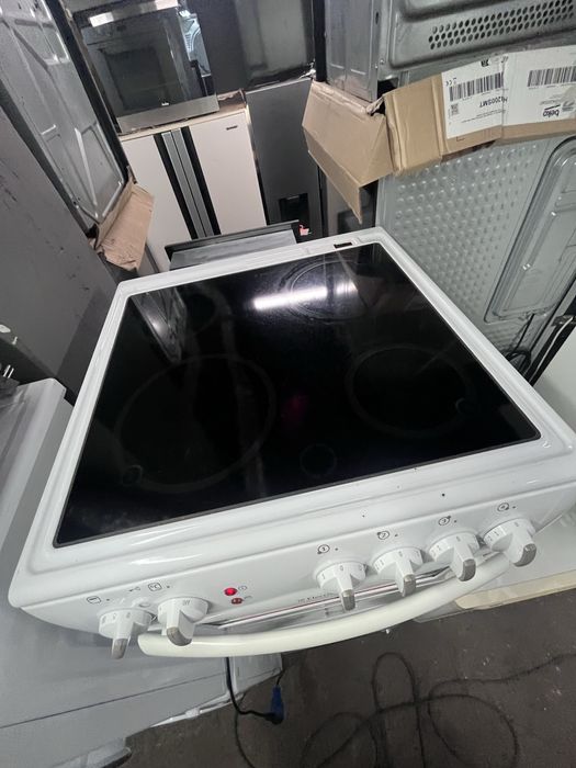 Kuchenka Electrolux elektryczna 60cm |12msc |Dobry stan |Dowóz