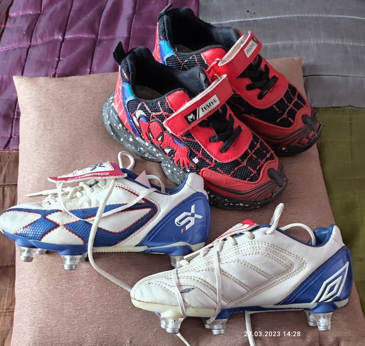 Buty piłkarskie Umbro + adidaski