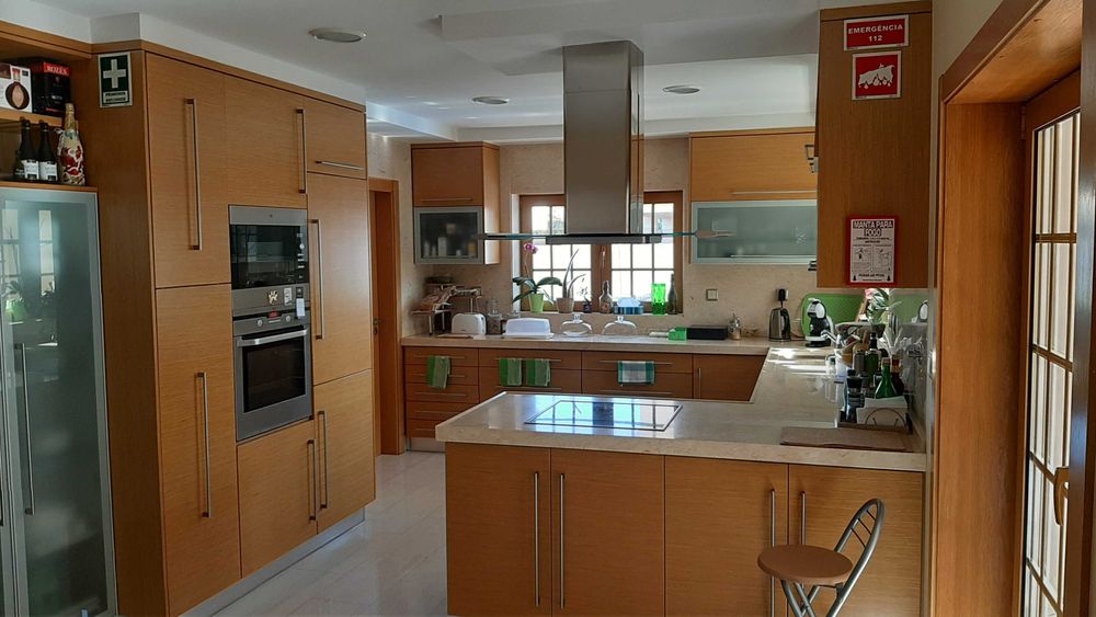 Invista na Riviera Portuguesa — Villa exclusiva em Cascais à venda!