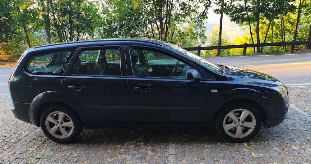 Ford Focus SW 5Lugares. 1.6 TDCi Sport, Carrinha a Diesel de 2005