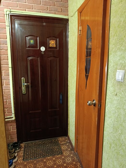 Продам 2 комнатную гостинку