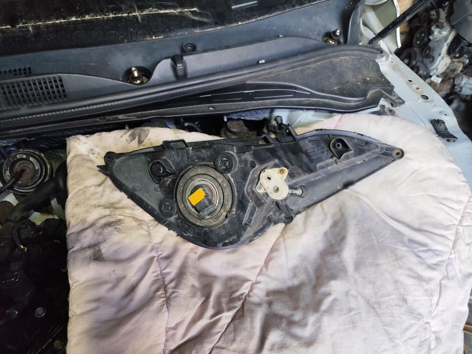 Halogen lewy Hyundai i40 przedlift