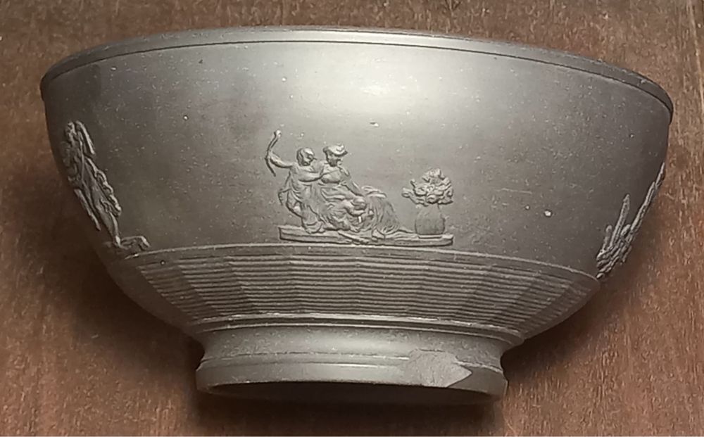 Raríssima taça Wedgwood de 1785 em basalto preto