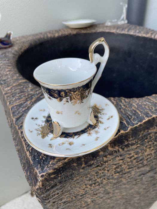 Duas Pecas Porcelana Decorativas