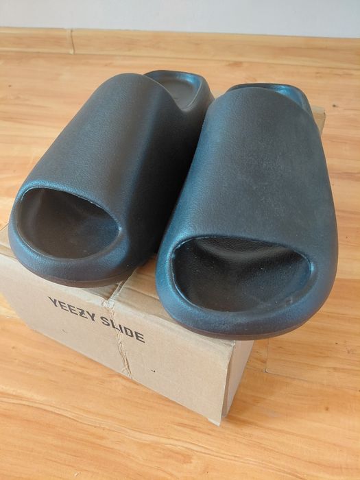 Klapki Yeezy  slide