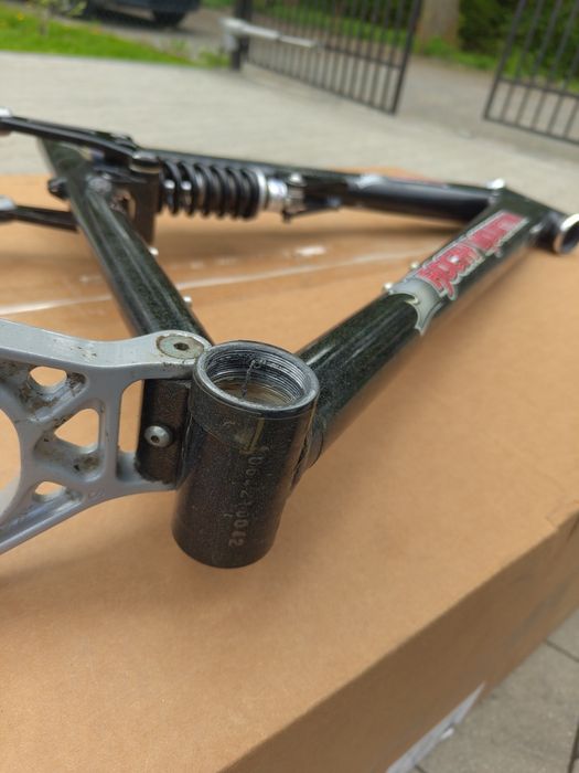 Rama Rocky mountain Slayer. damper Fox wanilia r cztery fsa  koło 26 od 9 rama retro mega stan