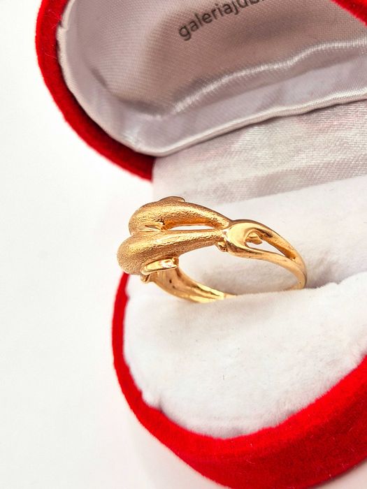 Niesamowity pierścionek "Delfiny" wykonany ze złota 585 (14K).