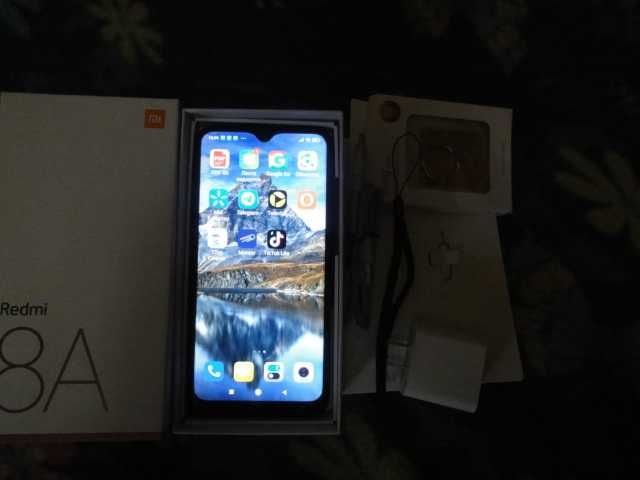 Xiaomi Redmi 8 A    4 /64.