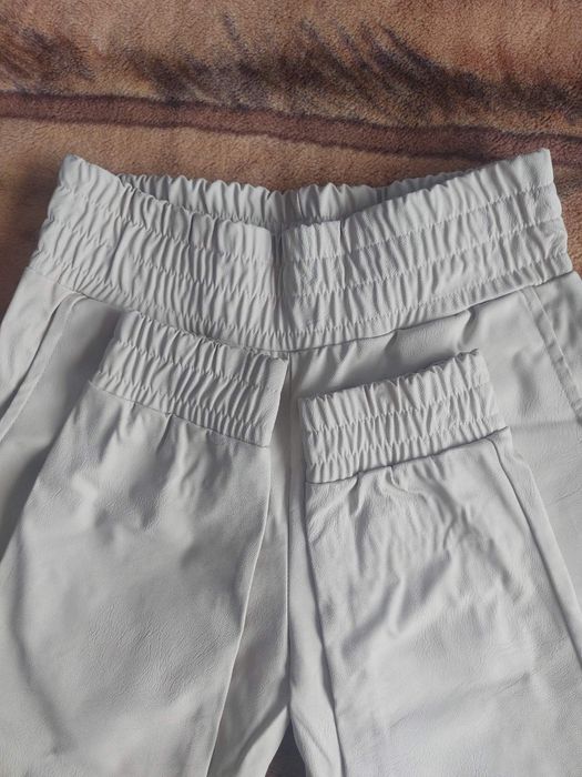 Продам 2 штанів жіночих