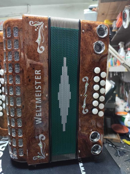 Concertina 3ª Voz, com registos