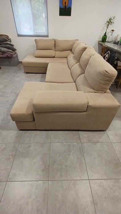Sofá de canto-cama para sala espaçosa