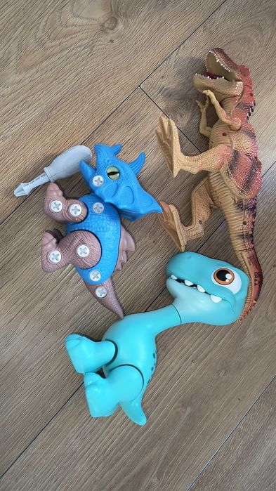 Dinozaury t rex i