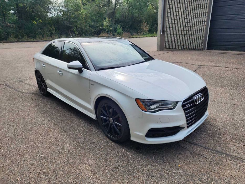 Audi A3      2015