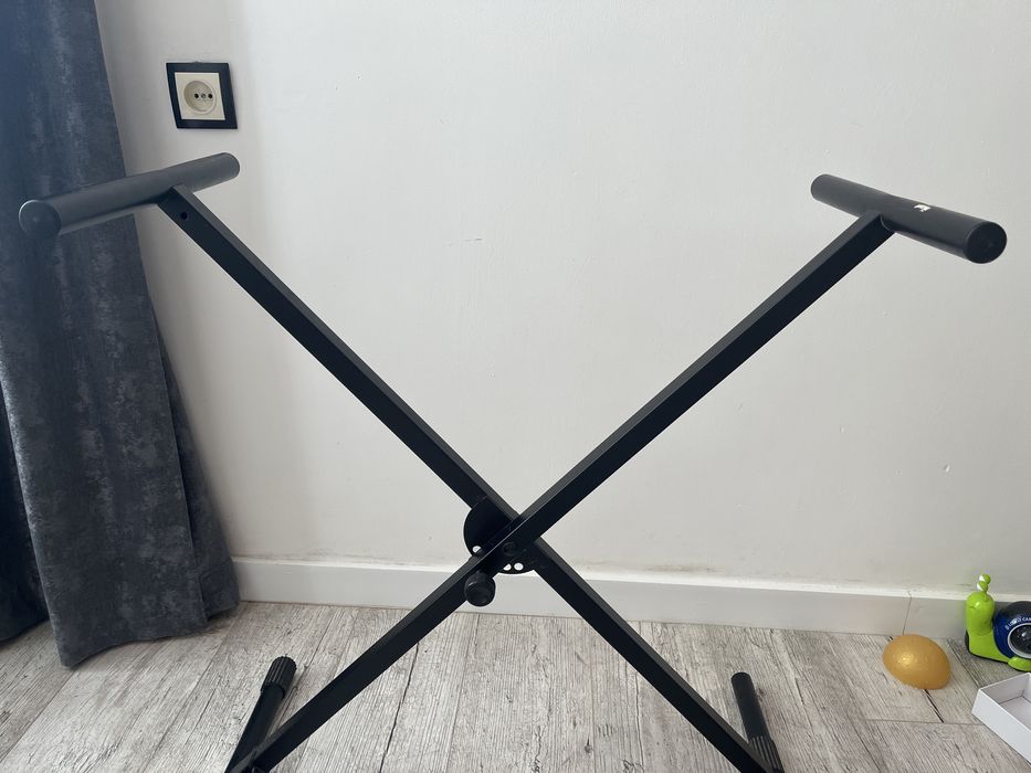 Синтезатор єлектричний