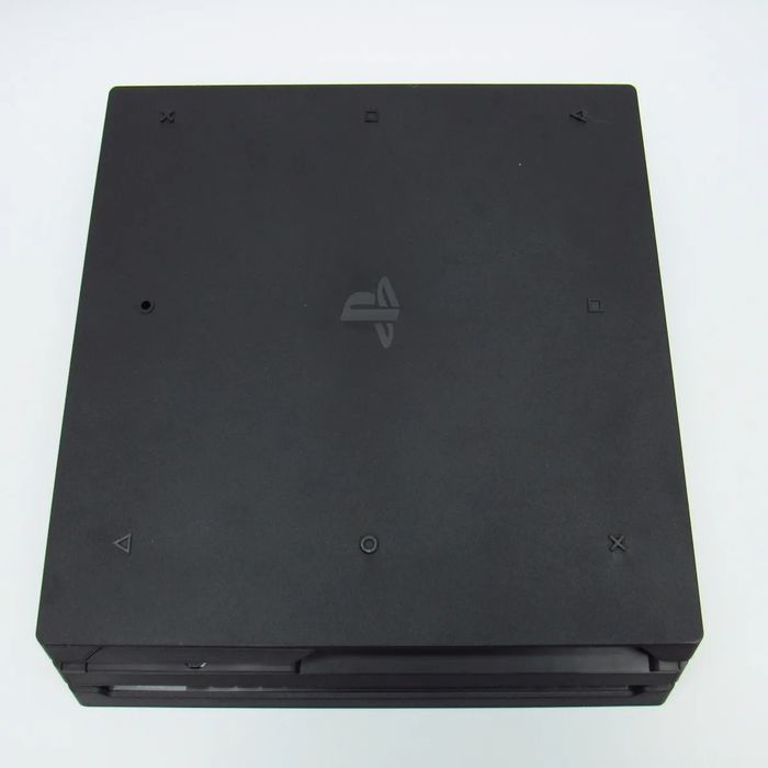 Ps4 Pro 1Tb + 2 comandos originais + estação de carregamento de comado