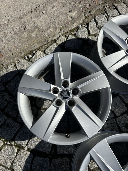 Felgi Aluminiowe 16 Skoda Fabia Rapid Scala Kamiq 5x100 ET46