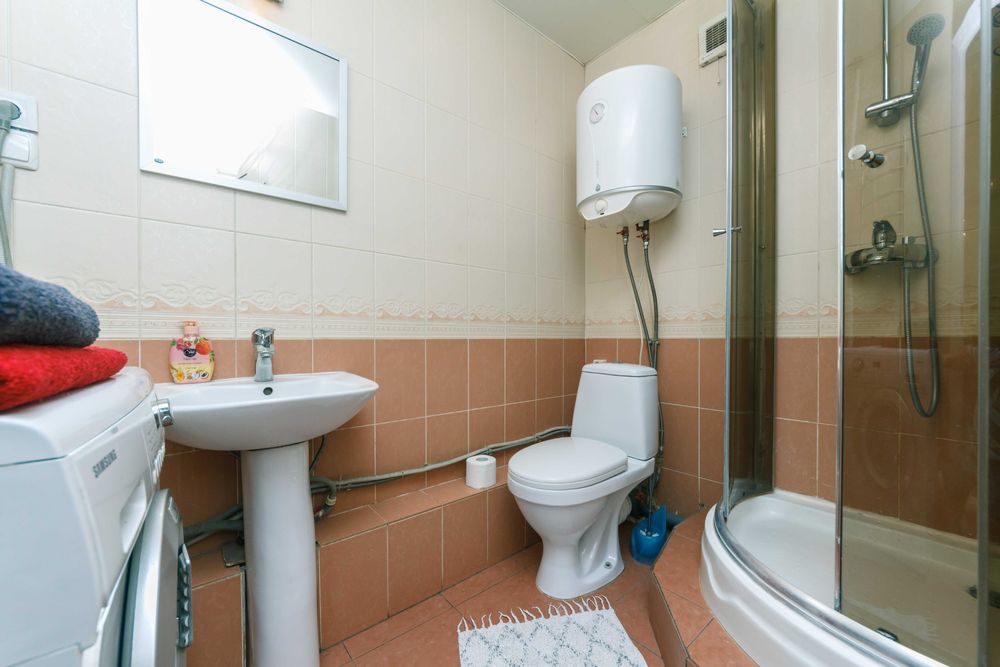 Центр./ Крещатик -- 10 хв./ Арена-СІті./.Гуллівер.