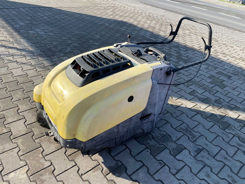 Zamiatarka spalinowa KARCHER KM75/40 W , DEFEKT