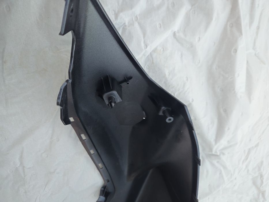 Tampa lateral direita MT-07 2024