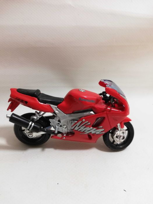 Kawasaki Ninja ZXR7 - Maisto 1:18