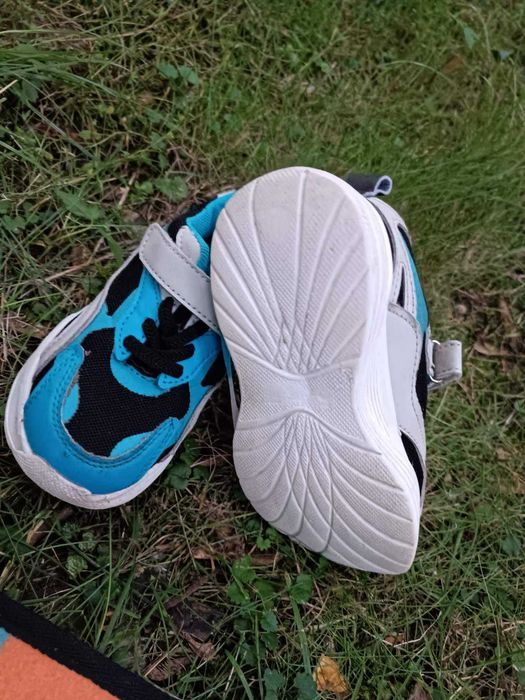 Buty dziecięce w dobrym stanie rozmiar 27
