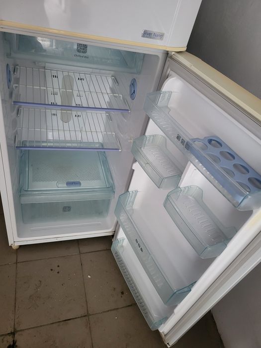 Двокамерний холодильник Samsung RT-29CVPW