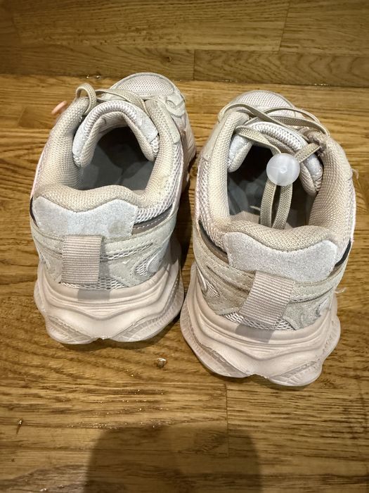 Продам кросівки для дівчинки Reserved