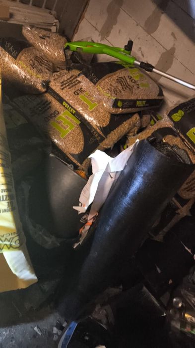 Sprzedam papę i klej do wykladzin