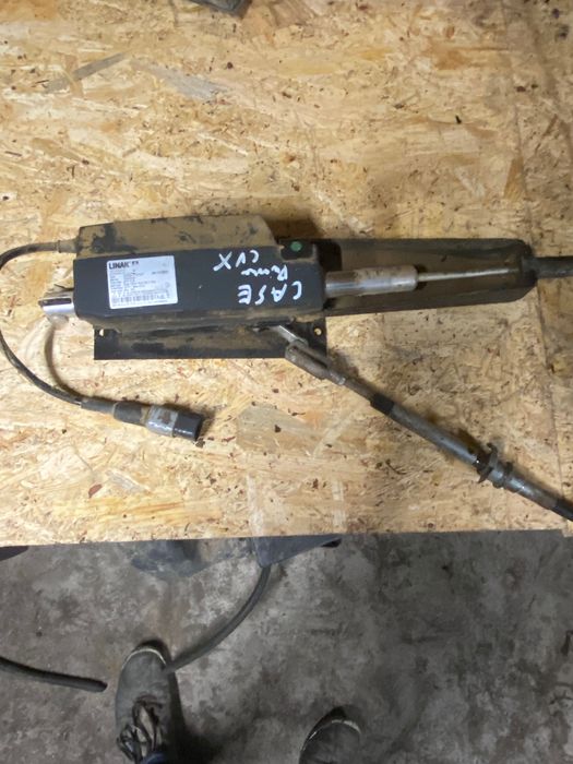 Elektryczny ręczny Case cvx  new Holland Siłownik elektryczny