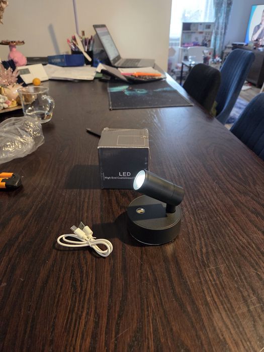 bezprzewodowa lampka LED