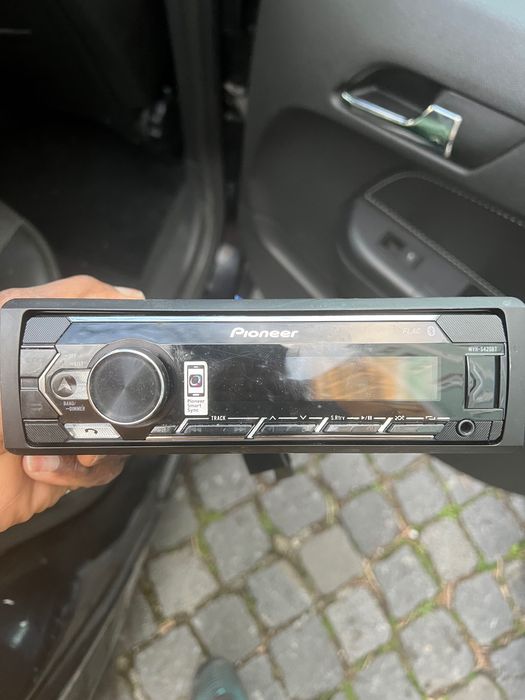 Vendo auto rádio Pioneer.